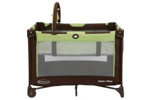 the front side of the graco on the go playard